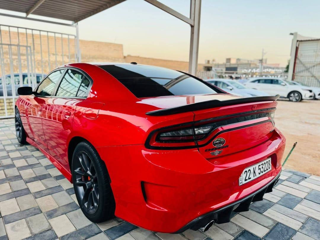 جارجر srt ٢٠١٨ ( خـليـجـي )
 وكالة هارلم السياره بحالة الوكاله ومكفوله كفاله عامه من كل النواحي حتى من الشخط ماشيه ٦٠ الف السياره جديده استخدام شخصي وقليل استخدامها معروفه مواصفات ال اس آرتي تجي فول داخل احمر 

مكان السياره بالنجف
رقم صاحب سيارة ***********
