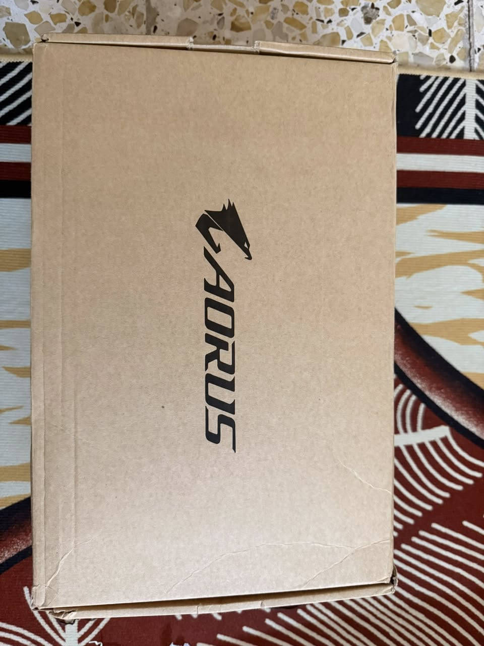 AORUS P850W 80+ Gold Modular
من تصنيع شركة Gigabyte

المواصفات الكاملة:

القدرة:
 • 850 واط حقيقية (Continuous Power)

الكفاءة:
 • شهادة 80 PLUS Gold
 • كفاءة تصل إلى 90% عند حمل 50%

تصميم الكابلات:
 • Fully Modular (كابلات قابلة للفصل بالكامل)

خط الطاقة:
 • Single +12V Rail قوي
 • قدرة خط +12V تقريباً 70–70.8A

المكثفات:
 • مكثفات يابانية 100% بجودة عالية
 • تحمل حرارة حتى 105°C

المروحة:
 • 135mm Smart Fan
 • نظام تحكم ذكي بالسرعة حسب الحمل
 • وضعية توقف المروحة عند الحمل المنخفض (Semi-passive)

الحمايات الكهربائية:
 • OVP (حماية من زيادة الفولت)
 • UVP (حماية من انخفاض الفولت)
 • OPP (حماية من زيادة الحمل)
 • SCP (حماية من قصر الدائرة)
 • OTP (حماية من الحرارة)
 • OCP (حماية من زيادة التيار)

التوافق:
 • يدعم معالجات AMD و Intel الحديثة
 • مناسب لكروت شاشة قوية مثل RTX 4070 / 4080
 • يدعم أنظمة ATX القياسية

الأبعاد:
 • قياس ATX قياسي
 • طول تقريبي 160 مم

اللون:
 • أسود مع تصميم احترافي مخصص لسلسلة AORUS

هذا الباور مناسب لتجميعات الألعاب العالية والمتوسطة مع 

استقرار ممتاز في الفولت.


**إذا كنت صاحب هذا الإعلان وتريد حذفه لأي سبب، رجاءا أرسل رسالة إلى الدعم الفني**