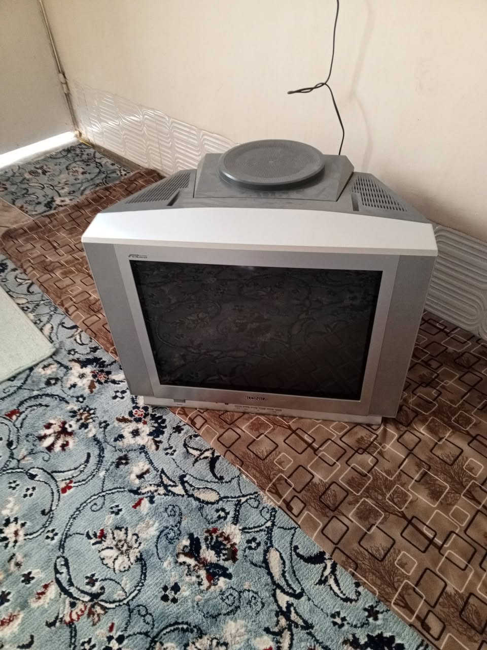 التلفزيون للبيع سعر مناسب الاتصال على الرقم ***********
