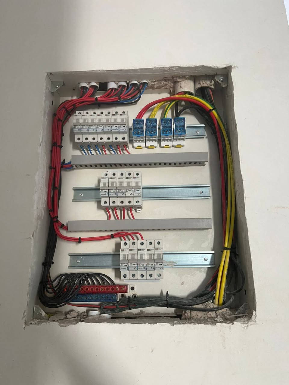 عرض جوى السوك

تأسيس بيت 50 متر سيمنز كامل ب400 الف
تأسيس بيت 100 متر سيمنز كامل ب700 الف 
تأسيس بيت بوري النقطة ب6 الف 
العمل دأخل بغداد للتوأصل *********** واتساب أو مراسله الصفحه
