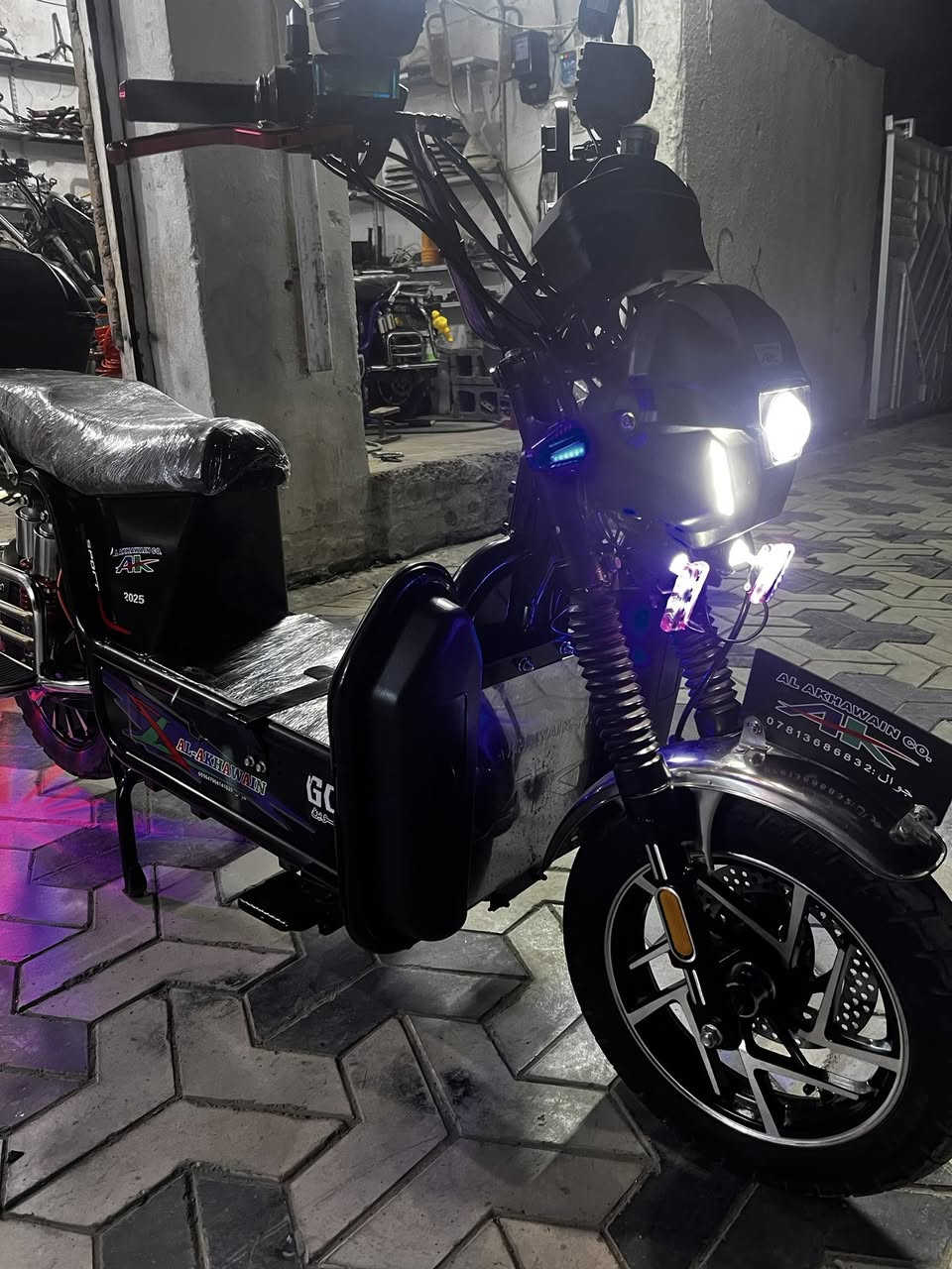 السلام عليكم دراجة جبلي للبيع موديل 25
بطاريات على الفحص فول مواصفات ثلاث انضمت تشغيل سماعات بلوتوث لايت عالي ناصي هورن دبل إشارة مثبت سرعة موطور نضيف وجديد ومستعمل شي قليل بطاريات الواي 32 انبير وعلى الفحص 

مكاني فلوجة شارع ستين 

لاستفسارات ***********
