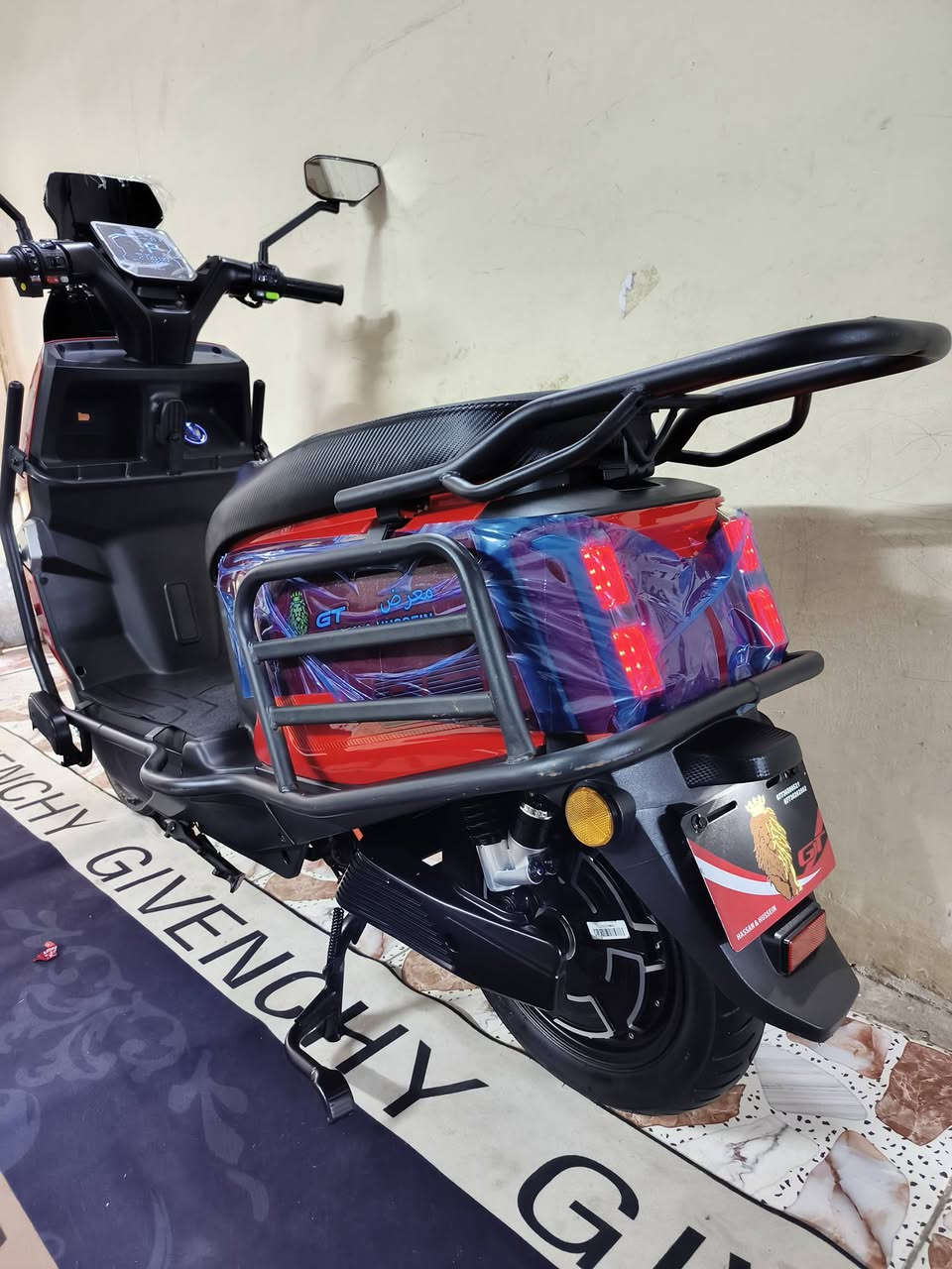 السلام عليكم ورحمة الله وبركاتة...
دراجة كهربائية نوع الصاعقة موديل 2026الشكل الجديد بعدهة زيرو ممستخدمة

بطارية ليثيوم فوسفات الحديد

ملف 2000W

72V

4تحويلات سرع

السرعة 100

نظام البكRالرجوع الى الخلف

نظام البارك P

 مانع انزلاق

صعود منحدرات

CROSS مثبت السرعة

تشغيل بصمة + تحكم عن طريق الموبايل+كارتNFC +سويج طوارى+جهاز الانذار وقفل الامان

شاشة TVT  تاب نظام تحديد الأعطال والاعدادات والتنبيه

بريك امامي خلفي دسك هيدروليك نظام Abs

تايرات حجم 90/90/12 العالي جلاتيين

لايت عالي ناصي زنون... رماش... سكن لايت لد مسطرة... دبل اشارة... سطاب لايت لد شمعة... اشاير يمين يسار... هورن

Mb3بلوتوث

شاحن ذكي فصل تلقائي عند امتلاء البطارية بلشحن وتدعم الشحن السريع

منفذ شحنUsb

كشن سياحي طبي

السعر مليون و250ألف وبيهة مجال للشراي

العنوان العطيفية قرب جامع براثا

رقمي ***********
