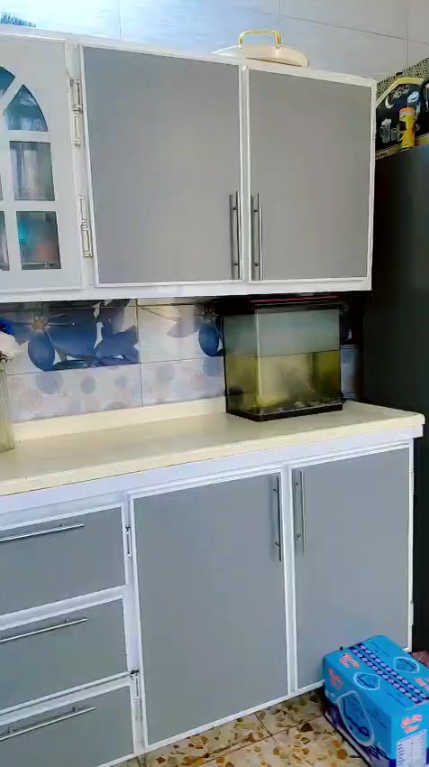 😁 ليش تشتري كاونتر  اجددلك  الكاونتر كامل وانت ابيتك 
التواصل ***********  🙂انت اختار اليدات والاوان  والباقي علينه
