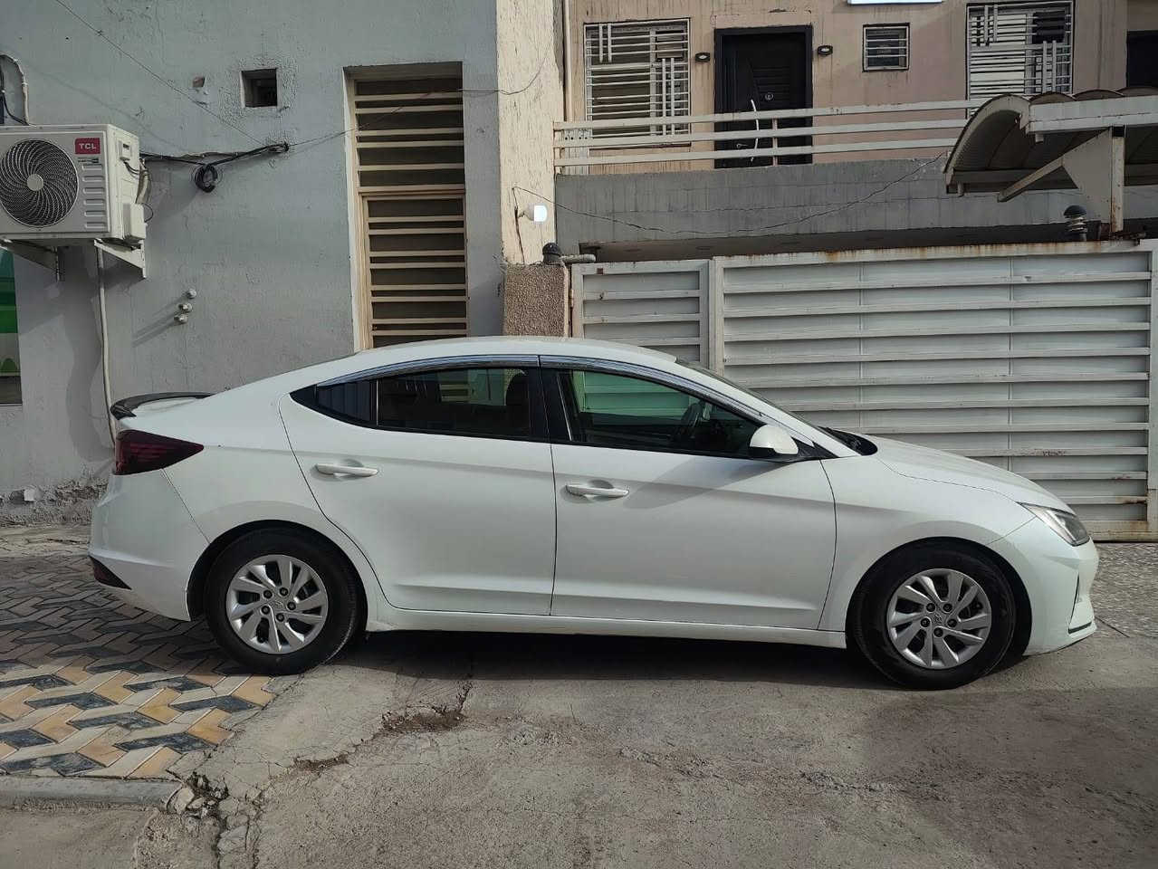 سلام عليكم النترا موديل ٢٠١٩  وارد أمريكي صور الحادث موجودة و السونار موجود بدون صبغ ولا ايرباك  ماشية ٦٥٥٠٠ مايل
كير AT محرك 2000 دوش  مابيها ولا كلوب مشتغل بالدشبوك محرك كير مكفول تخم تاير جديد باتري جديد 
السعر 15300 دولار 
مكان حي البنوك
للتواصل ***********
متواجد فيس بوك واتساب
