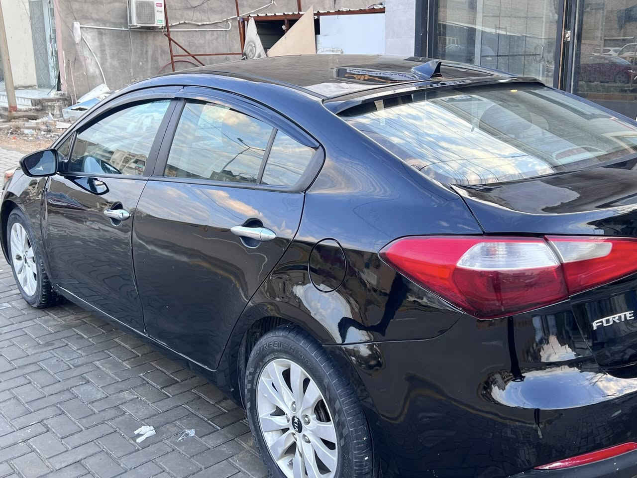 كيا فورتي 2016
شماليه تحويل تريد وكاله عادي 
سياره كير محرك تبريد تدفئه كامله وخير من الله 
حداديه صدر جديد 
تخم تاير جديد 
بيها صبغ قطع 
للاستفسار رقم صاحب السياره 
*********** 
95 ورقه وبيها مجال 
الفيس ممتواجد اتصل عل رقم 

مكلف للنشر
