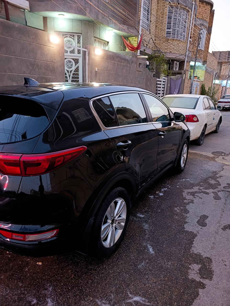 كيا سبورتج موديل 2018 وارد كندي حادثه فقط باب الجنطه وراجع بارد وصار حادث عندي تم تبديل الجاملغ الأيسر والبنيد بدون ضرر داخلي لا شاصي ولا لغد مواصفات تحكم ستيرن جهتين 3وضعيات قياده مثبت سرعه السنويه باسمي أي استفسار 
***********مكان السيارة الناصريه قضاء الشطره
