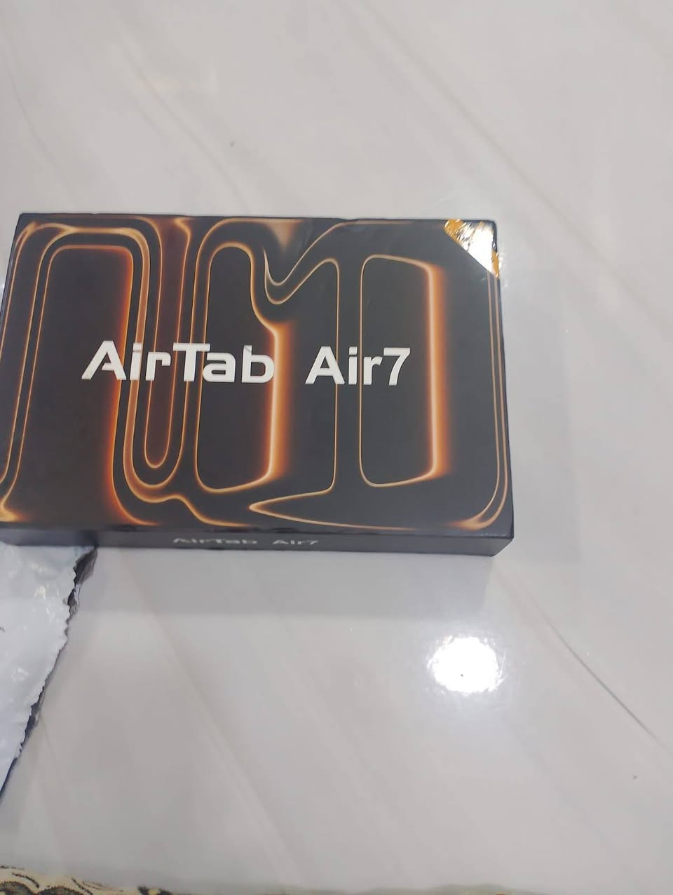 للبيع جديد السعر ١٠٠ الف
جهاز التابلت AirTab Air7:
🔋 سعة البطارية: 8000 مللي أمبير (تمنحك ساعات استخدام طويلة مريحة دون الحاجة للشحن المتكرر)
🧠 نوع المعالج: معالج ثماني النواة (Octa-Core) من فئة MTK6991 ARM.
💾 الذاكرة والتخزين
الذاكرة العشوائية (RAM): تأتي بسعة 24 جيجابايت (مزيج بين الرام الأساسي والافتراضي لتوفير أداء سلس وسريع).

ذاكرة التخزين (ROM): سعة ضخمة تبلغ 1 تيرابايت (1TB) تناسب جميع الألعاب، الملفات، والدراسة. [1]
📺 حجم الشاشة: 7.0 إنش بدقة وضوح عالية FHD Incell.الكاميرا الخلفية والأمامية: نظام كاميرات مزدوج بدقة 13 ميجابكسل + 30 ميجابكسل لالتقاط الصور وإجراء مكالمات الفيديو. [1, 2]📦 محتويات العلبة والملحقات المرفقة
كيبورد (لوحة مفاتيح) يدعم اللغة العربية والإنجليزية.قلم ذكي (Stylus Pen) للكتابة والرسم والتحكم.
لاصق حماية للشاشة (شاشة حماية ضد الكسر).
غطاء حماية (كفر حماية خلفي للجهاز).
شاحن أصلي وكابل USB. [1, 2, 3]


**إذا كنت صاحب هذا الإعلان وتريد حذفه لأي سبب، رجاءا أرسل رسالة إلى الدعم الفني**