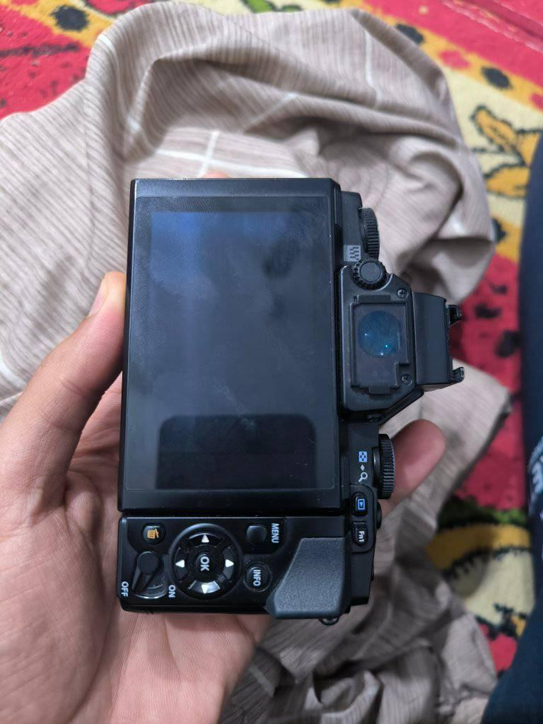 كاميرا اولمبس om-d e-m5  
الشتر 1800 
الكاميرا نظيفة جدا 

العدسة Panasonic lumix 12-32 

السعر 550 الف النجف, العراق


**إذا كنت صاحب هذا الإعلان وتريد حذفه لأي سبب، رجاءا أرسل رسالة إلى الدعم الفني**