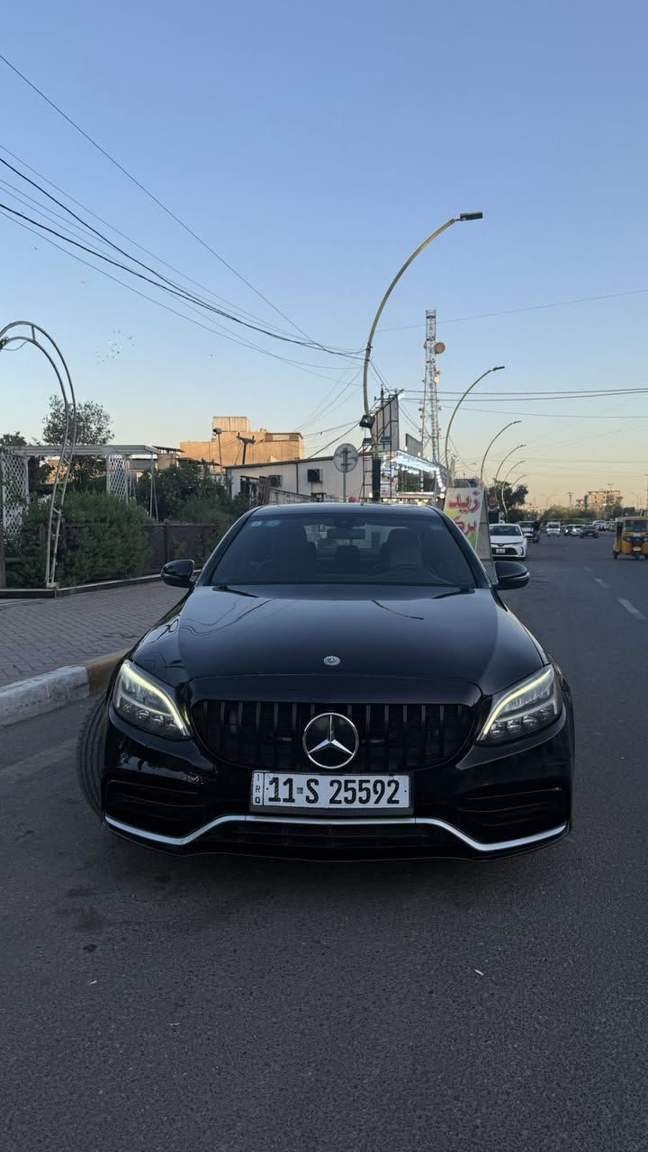 السلام عليكم 
للبيع او للمراوس 

مارسدس c300 
الموديل 2021 
اللون الاسود 

حادثها صبغ بنيد بدون دواخل
ايرباكات كلها سليمة بلادية + صور الحادث بالمنشور 

المواصفات 
فتحة سقف 
رادارات نقاط عمياء 
سماعات برومستر
انارة محيطية 64 لون 
تدفئة مقاعد تحكم مقاعد كهرباء 
ستيرن كهرباء 
ماوس 
وباقي المواصفات المعروفة 

السعر اتصل وتدلل 

رقم بغداد باسمي 
للاستفسار 
***********
