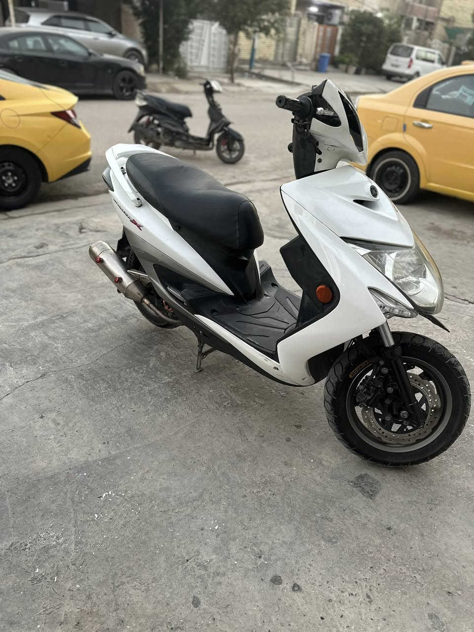 السلام عليكم سكنس لد للبيع الدراجه كفاله عامه جيب فيتر وياك وافحص نقص فقط اشاير المكان الشعب الرقم ***********
