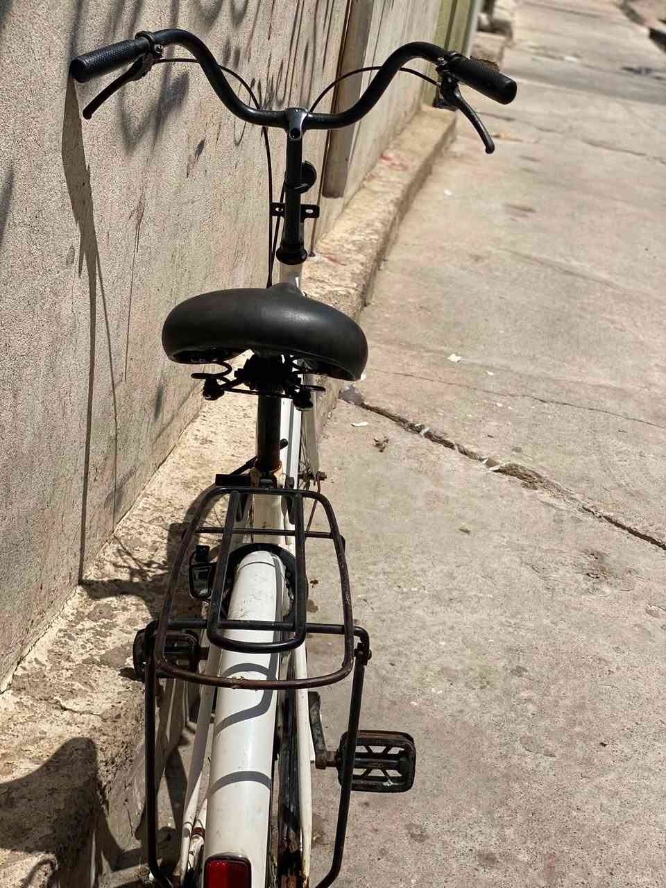 السلام عليكم هذا ال باسكل نضياف حيل 
باسكل AB 
حجم 26
موديل 16
السعر 110بي مجال 100
90ابيع


**إذا كنت صاحب هذا الإعلان وتريد حذفه لأي سبب، رجاءا أرسل رسالة إلى الدعم الفني**