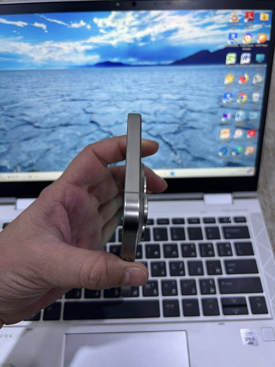 15 برو ماكس
ذاكره 256 
نموذج M تك سيم 
بطاريه 90 
شرط ما مفتوح 
حيل نظيف 
سعر الجهاز 970 
شراي خاص او اتصل 
*********** 
***********
