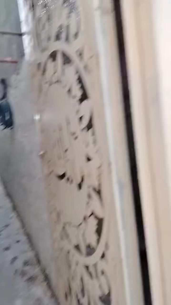 بيت ٥٠متر دولان منطقة ٦٣ ميلاد حولي مكان راقي مفتوح على  شارع ٦٠ الكفيل رابع عرصه عن الشارع العام
السعر ٢٩ مليون للتواصل *********** واتساب
