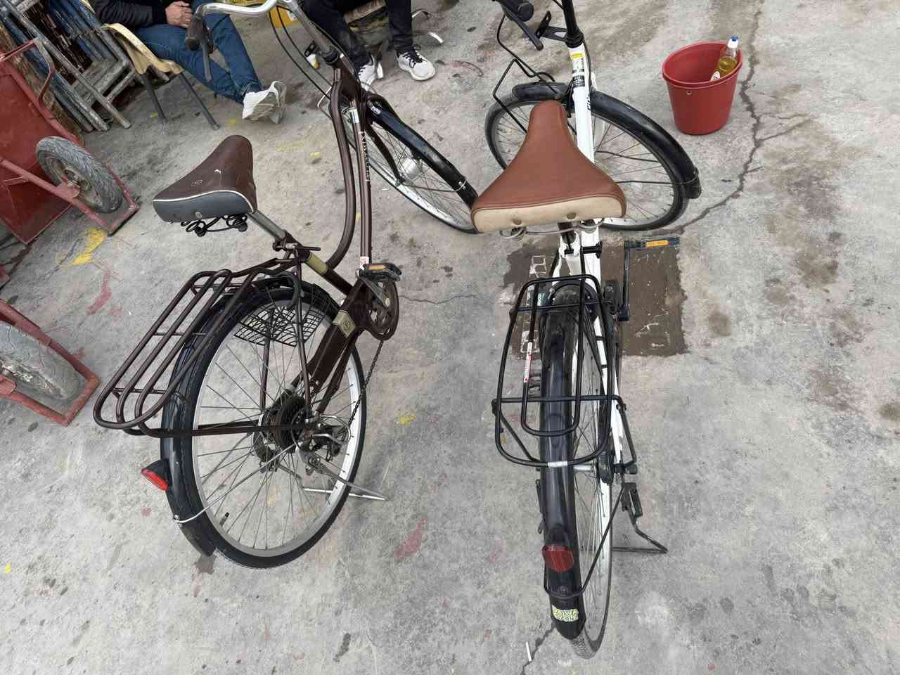 سلام عليكم. ذنينهن. مال باله اصليات. جدد. كلش. جبت غراض. وطلعن ويهن. البيع مكان بغداد. اكماليه *********** حجم ٢٦
