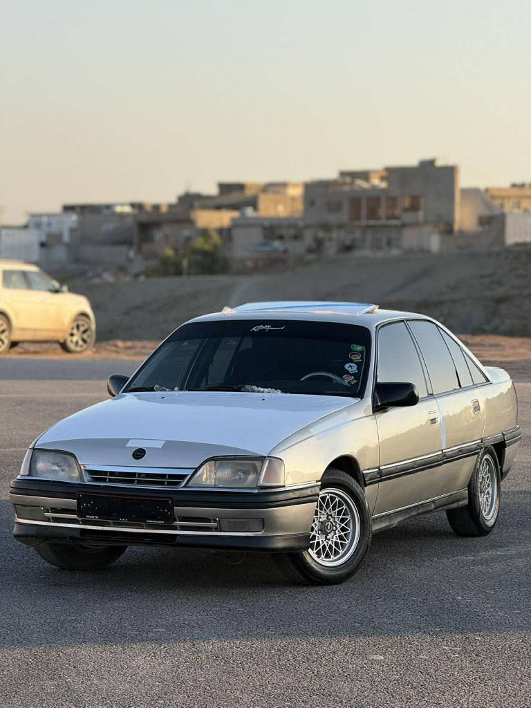 ئؤپل يؤميگا ١٩٩٣    ٠ 
ئارم ئارمو يةوةليات 
موس براوة بةشةرت  
٤ تايةو ويلي حةسير ٢ رؤژة بؤي بةستراوة 
٢ جام كاوةباي سلايت گةرميو كارةباي بةشةرت 
سةيارةكة دةقي شةريكةية 
نرخ ٢٨ وةرةقةو معامةلةكي كةم 
ژ…م*********** أربيل, العراق
