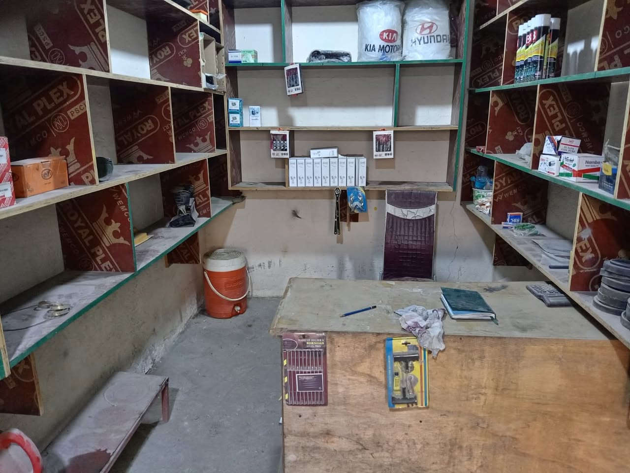 محل للبيع في الحي الصناعي على الشارع الاربع سايدات الي يطلعن ع الجامعه قرب سيد طالب ابو الميزانيه 
للاستفسار خاص


**إذا كنت صاحب هذا الإعلان وتريد حذفه لأي سبب، رجاءا أرسل رسالة إلى الدعم الفني**