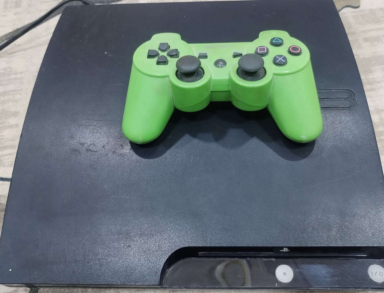 PS3
بلي 3 مهكر
وياه جويستك تجاري
وبراخله العاب
البلي مايشتغل بس رايدله تصليح
السعر 50الف فقط
للتواصل:***********
