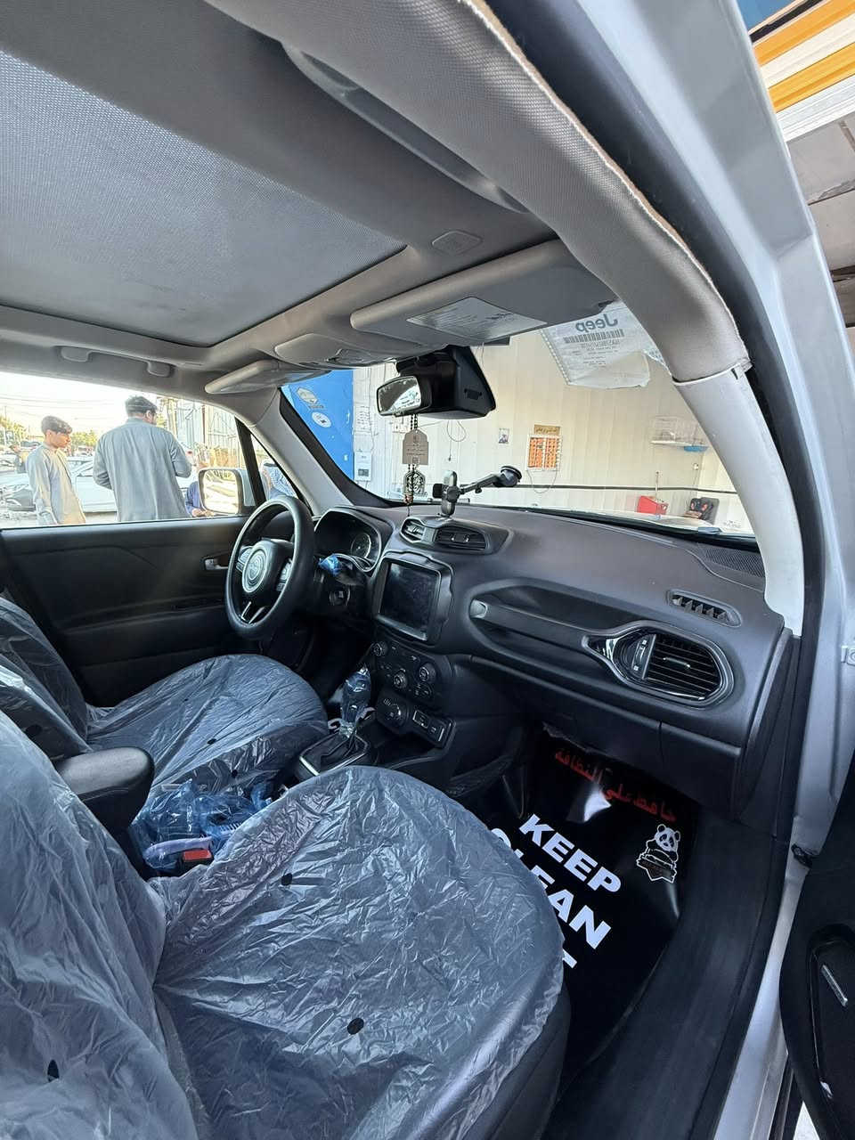 السلام عليكم …
جيب رينگيد مديل 2020 السيارة جديدة رقم اربيل انگليزي 

فول مواصفات للاخير 

بصـمة 

بنرواما 

ويل كب رياضي 

رادر جانبي 

اربع وضعيات قيادة 

شاشة الكبيرة 

سيارة حلوة بمعنى الكلمة حادثه مثل ماوضح بالسونار جاملغ وبنيد وبيها طخة مامصحله بسيطه جداً 

حدادية جديدة 

السياره ماشية 90 الف 

السعر : 125وبيها مجال 

المكان : النجف الاشرف 

***********
