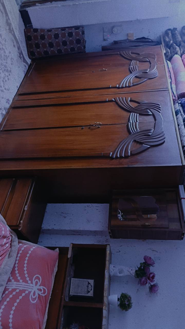 سلام عليكم اللبيع غرفه اخشاب صاج السعر 375 /لعنوان تكريت 
رقم لهاتف /‏‪***********‬‏
