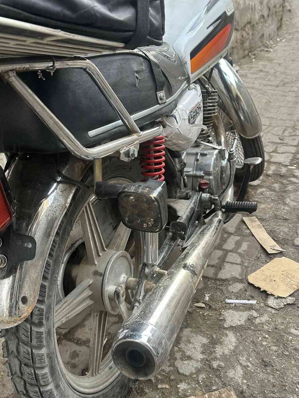 دراجه ايراني 4كير دون اي نقص كبل للشارع كهربائيات كامله دبلات نضيفه مكاني بغداد الكفاح السعر 450بي مجال قليل  التواصل مع ***********
