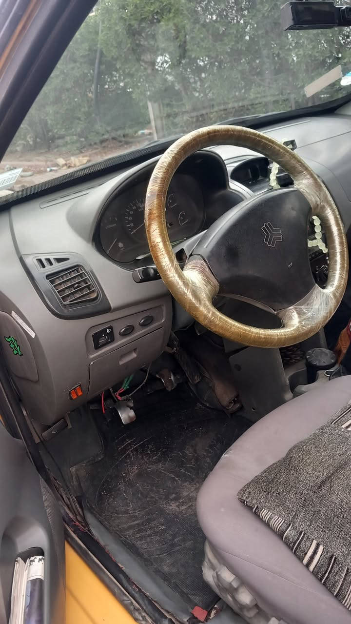 طيبة 2015 للبيع بيها ضربة جاملغ الأيسر معمرة محركها يبخر يرادله تجفيت تبريد منضونة كام جديدة شغال دواخلها نضيفة سعرها 25 ورقة قفل أخوان رجاءا التعجبة السيارة يجي يشوفها لاكن جوه أل 25 لأحد يعلقلي ويكلي انزلي المكان سبع قصور شارع ابو احمد أول فرع عل اليمين هاتف ***********
