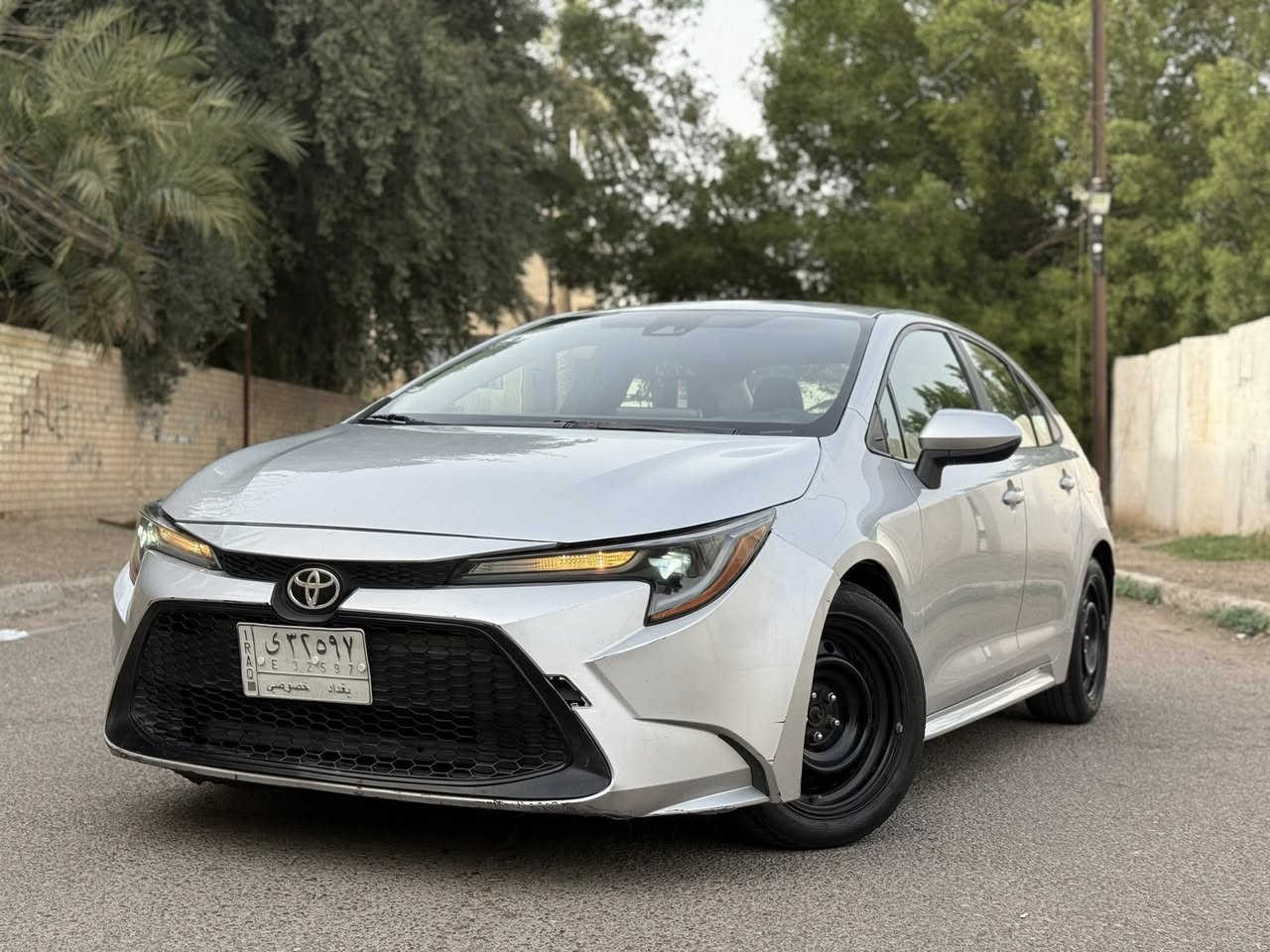 السلام عليكم 
كورلا لون سلفر موديل  2021 LE وارد امريكي 
رقم بغداد ماشيه 88 ميل
حادثها تبديل بنيد وهنا بالعراق صبغ الباب عكس السايق مواصفات LE المعروفه محرك 1800 سياره جاهزه ونظيفة من كلشي بدون نقص 
السعر145 ورقه للاتصال ***********
