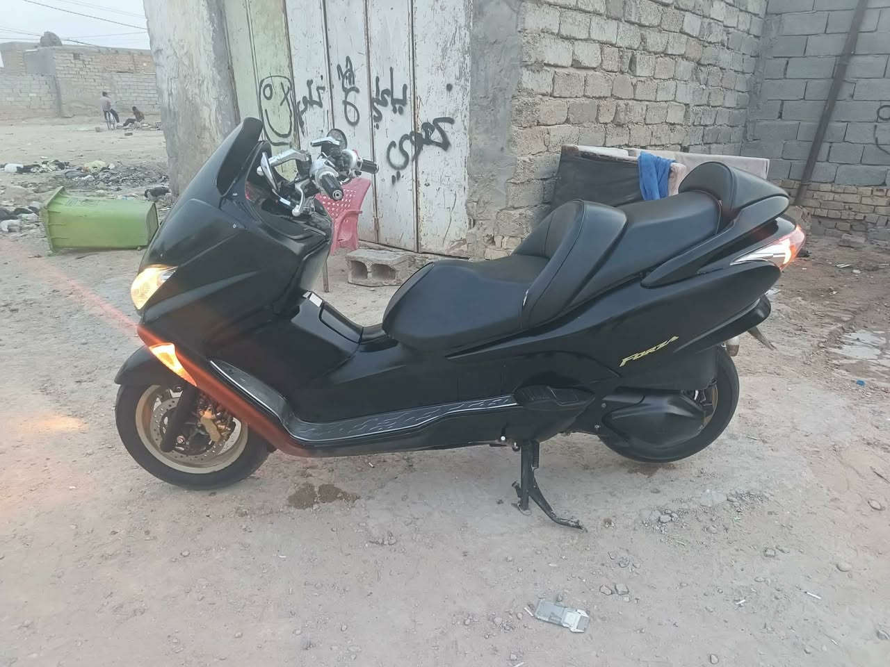 فورزة صفر تسعة للبيع دراجة نضيفة وكاملة وجاهزة فقط نقصة كلج نص عمر  سعرة ب٩٠٠ وبية مجال كلش قليل مكلف بالنشر ***********
