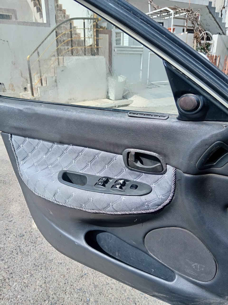 دایۆ مۆدیل ١٩٩٨ سەنەوێ تا٣١ تەزەیە ڕەقەمی سلێمانی گێڕیو مەکینەی بەشەرت دەعمو لێ دراوی نیە گێڕی عادییە ھەمو گیانی بەشەرت سعری ٣١ گەڵاو مەعامەلە شوێن سلێمانی ***********
