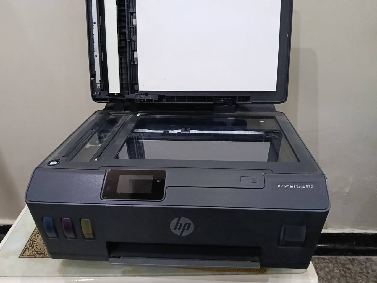 طابعة hp smart tank 530
حبر سائل تعبئة بيها adf تغذية اوراق من فوق 
شاشة لمس 
وايفاي للطباعة من الهاتف
سعرها 160 مكاني الدورة حي الصحة وعندي توصيل ***********
