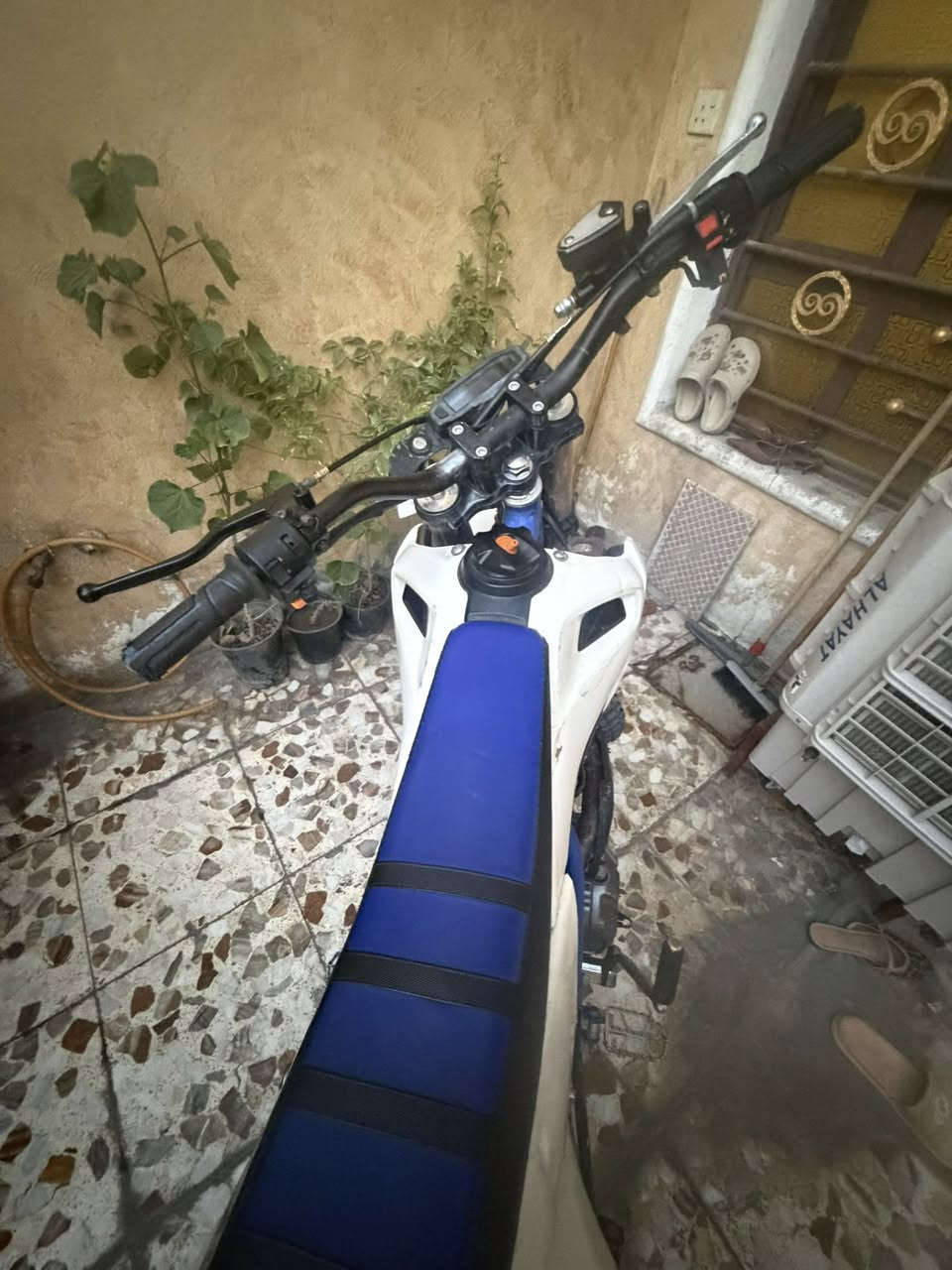 السلام عليكم قفاز محرك 300cc موديل 2024 للبيع 850 ممتواجد ع فيس ***********
