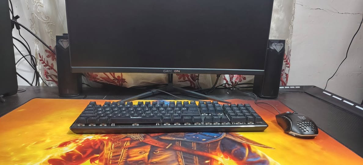 تجميعة حاسبة كاملة للبيت (كيس +شاشة game one + ميز كيمينك L+ كيبورد ميكانيكي +ماوس كيمينك +سماعات سبيكر L1)

موصفات الحاسبة استخدام اقل الشهر ايام متقطعة ماخذها من الأخ رافت النسر للحاسبات 
معالج نيون
كرت شاشة RX580
رامات 16
هارد 512
HHD واحد تيرة

الشاشة game one حجم 27 استخدام قليل شبه جديدة ماخذها من الأمير كروب 

كيبورد ميكانيكي + ماوس كيمينك+سماعات سبيكر صوت عالي  L1

ميز كيمينك نوعية قوية ومتينة شكل L يحتوي ع إضاءة LED جديد استخدام قليل

سبب البيع عدم استفادة صاحب الحاسبة لعدم معرفته بكيفية استخدامها

ملاحظة ابيعها الحاسبة كاملة هي والاغراض
السعر 800 وبيها مجال 

للاستفسار مراسلة الرقم ع الواتساب :
***********
