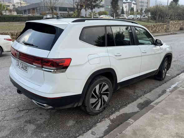 Volkswagen Atlas 
اطلس موديل 2024 بلا صبغ ولا تعديل بيها ملاحظتين بسيطة مبينه بلصورة ما معدلها من دخلت  اسفل جاملغ امامي صفحة نفر وجاملغ صفحة سايق 
السيارة بلا صبغ شرط و بأسمي ثاني يوم تحويل 
السيارة بدهوك سعر 283 $ ومجال
‏‭
***********‬
