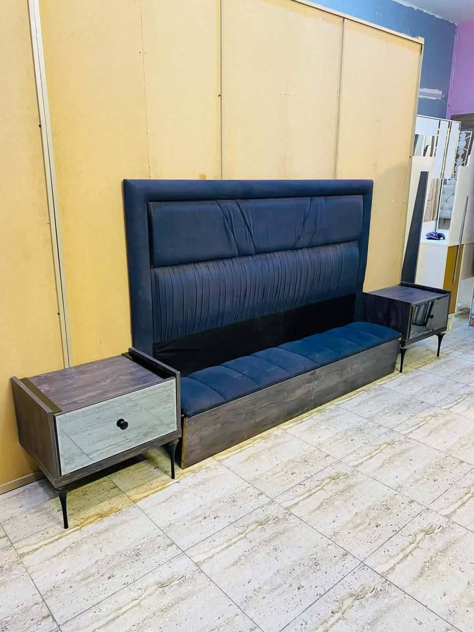 غرفة نوم تركي 
موديل زاويا 🌹
نضام ابواب 👈9👈 باب🚪
تتكون من 👈9 👈 قطع 
نضافة 95%💯😍
سرير جك مخزن 
إنارة داخل الكنتور 
مع نقل وشد داخل بغداد مجاني


**إذا كنت صاحب هذا الإعلان وتريد حذفه لأي سبب، رجاءا أرسل رسالة إلى الدعم الفني**