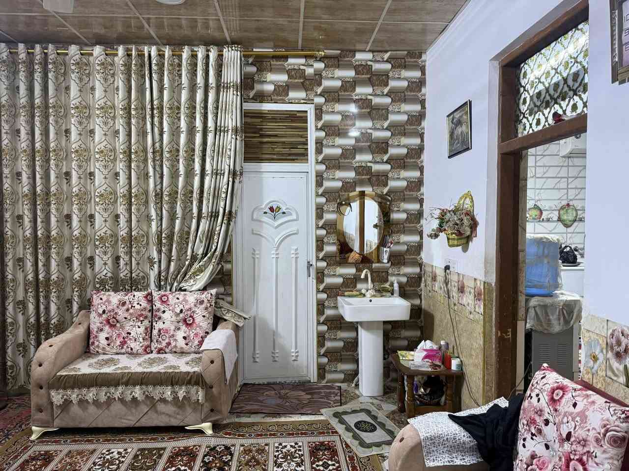 دار سكن طابو زراعي في حي ( الزهراء ) 
خلف مدرسة ( القيروان ) 
مساحة / ٢٨٨ م 
بناء ابلوك - صب كونكريت 
يحتوي على ( غرفتين نوم ) 
صحيات داخلية + خارجية 
امام الطابو - خدمات - ماء - كهرباء 
مشمول بقرار التطويب ( ٣٢٠ ) 

للاستفسار مراجعة مكتب ( غيدان ) للعقار  
واسط - الزبيدية - مقابيل حي ( الصناعي )  
***********  
*********** محمد سيد غازي
