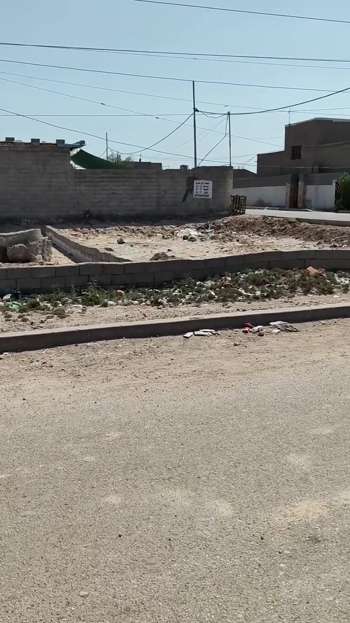 سلام عليكم قطعه أرض ركن للبيع مساحته 400 الواجهيه20والنزال20 شارع كريش الرقم الهاتف ***********

