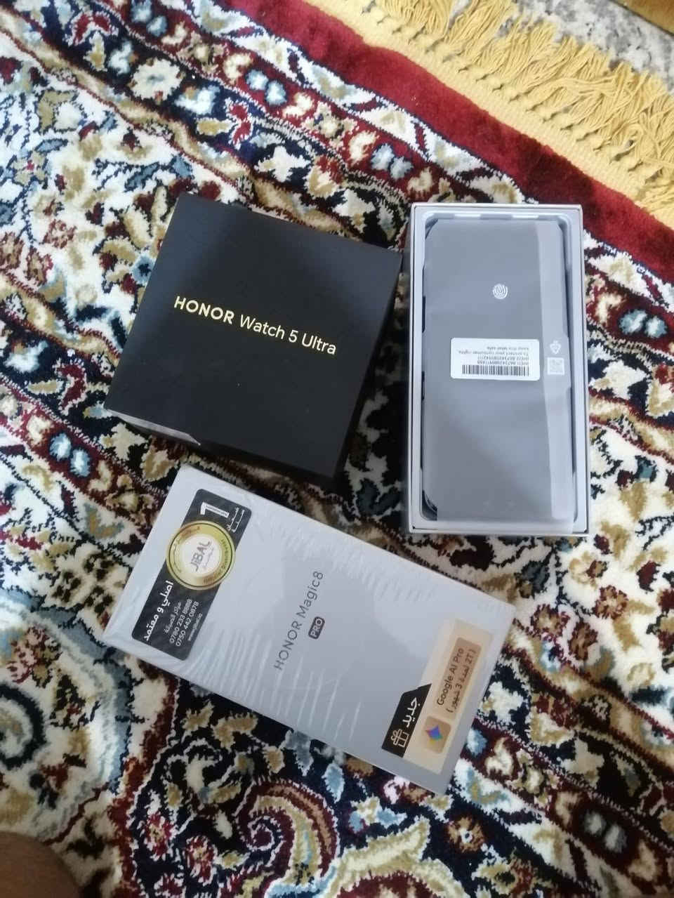 سلام عليكم عندي هونر ماجيك 8برو جهاز جديد امانت الله لون اسود مستخدم قليل جداً ذاكره 512 مع هدايه كفر ماكسيف سعر عله خاص ***********للاستفسار اتصل
