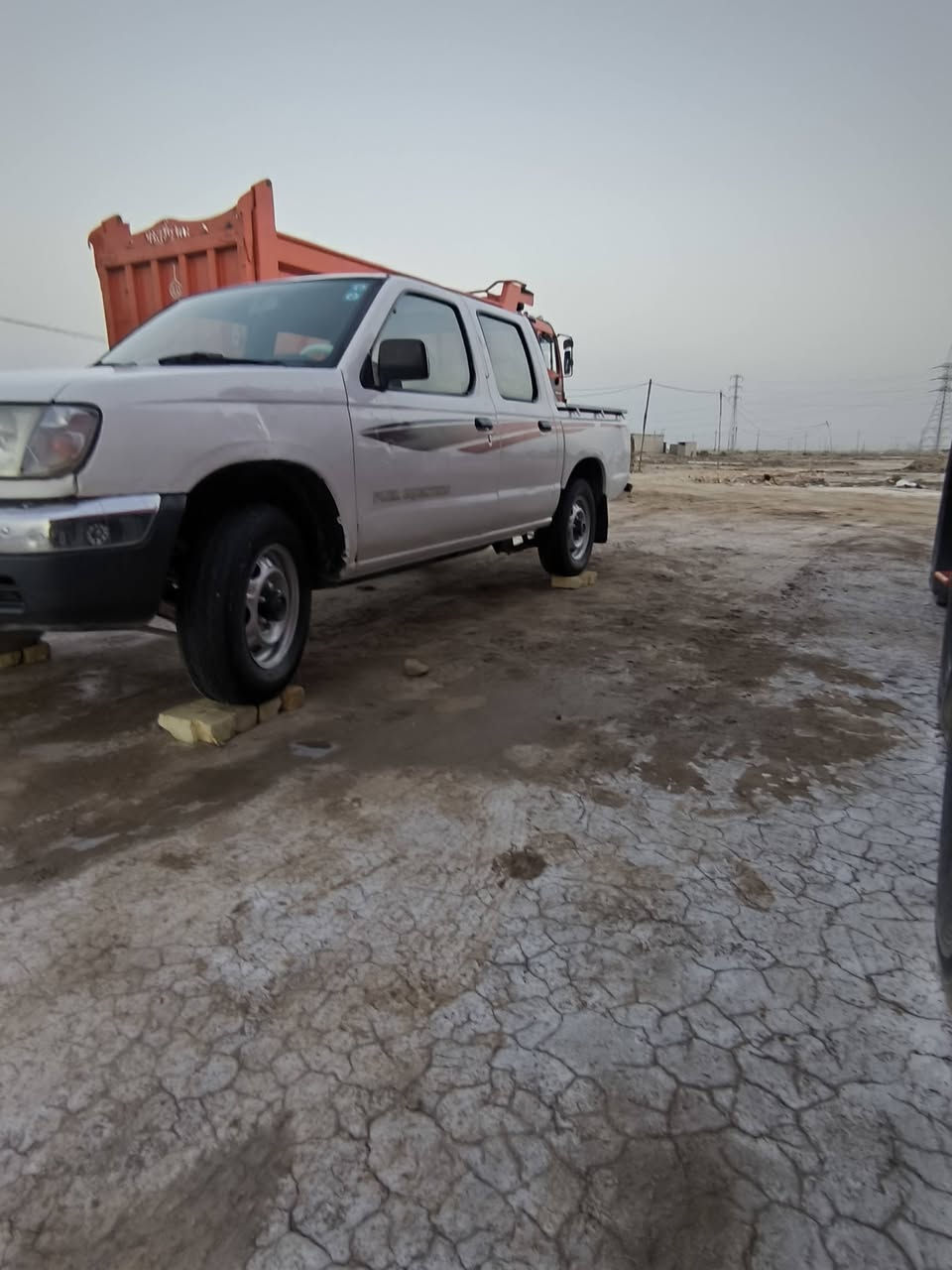 السلام عليكم سياره بيها بزه قدام بيها ضربه واصله حوالي دائما من الشاص مكينه جديده جير جديد باسمي طائرات نص عمر سعر 65 بها مجال ***********
