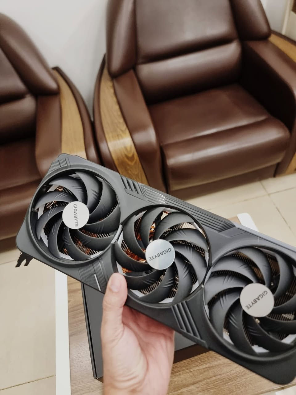 للبيع 4080s gigabyte

السعر 1500 الف قفل


**إذا كنت صاحب هذا الإعلان وتريد حذفه لأي سبب، رجاءا أرسل رسالة إلى الدعم الفني**