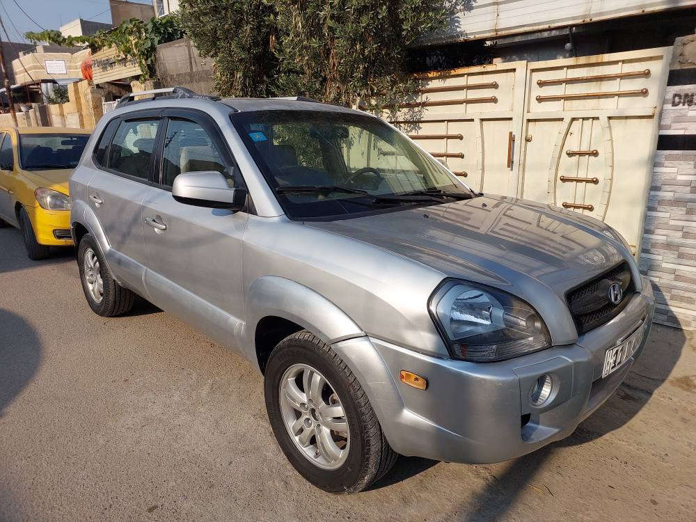 السلام عليكم للبيع او مراوس هونداي توسان موديل ٢٠٠٧ وارد خليجي مكفوله بدون صبغ عدا البلاستك محرك ٢٧٠٠ يعني ٦سلندر تدفئة وتبريد كهربائيات كلهه تشتغل سلايد روف شاشه تاب كاميرا صدر امامي وخلفي ممتاز تخم تاير جديد سياره جاهزه داخلها نظيف جدا مكانها بغداد الدوره ابو دشير هاتف *********** سعرها ١١٥ وبيها مجال ان شاء الله تعالى بغداد, العراق
