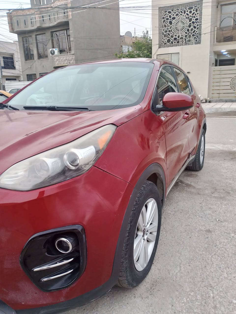 السلام عليكم 
سبورتج ١٨ امريكي 
لا شاصي ولا لغد 
محرك وكير كفاله 
ماشيه ٦٤
حادثها جملغ وبنيد وهنا بالعراق بيها بابين صبغ
مكاني بغداد السعر ١٤٥ وإذا اكو امراوس اسبورتج او توسات احدث امريكي 
***********
