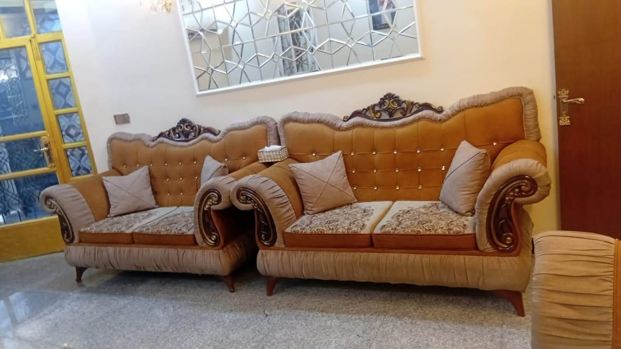 سلام عليكم تخم صالي 4 تشر من مفصله الله شاهد سويته مليون ونص يرضه بي الله تعال اخذه هاذ رقمي جديد من زلغ 10 معقاعد مكاني الغزاليه ***********
