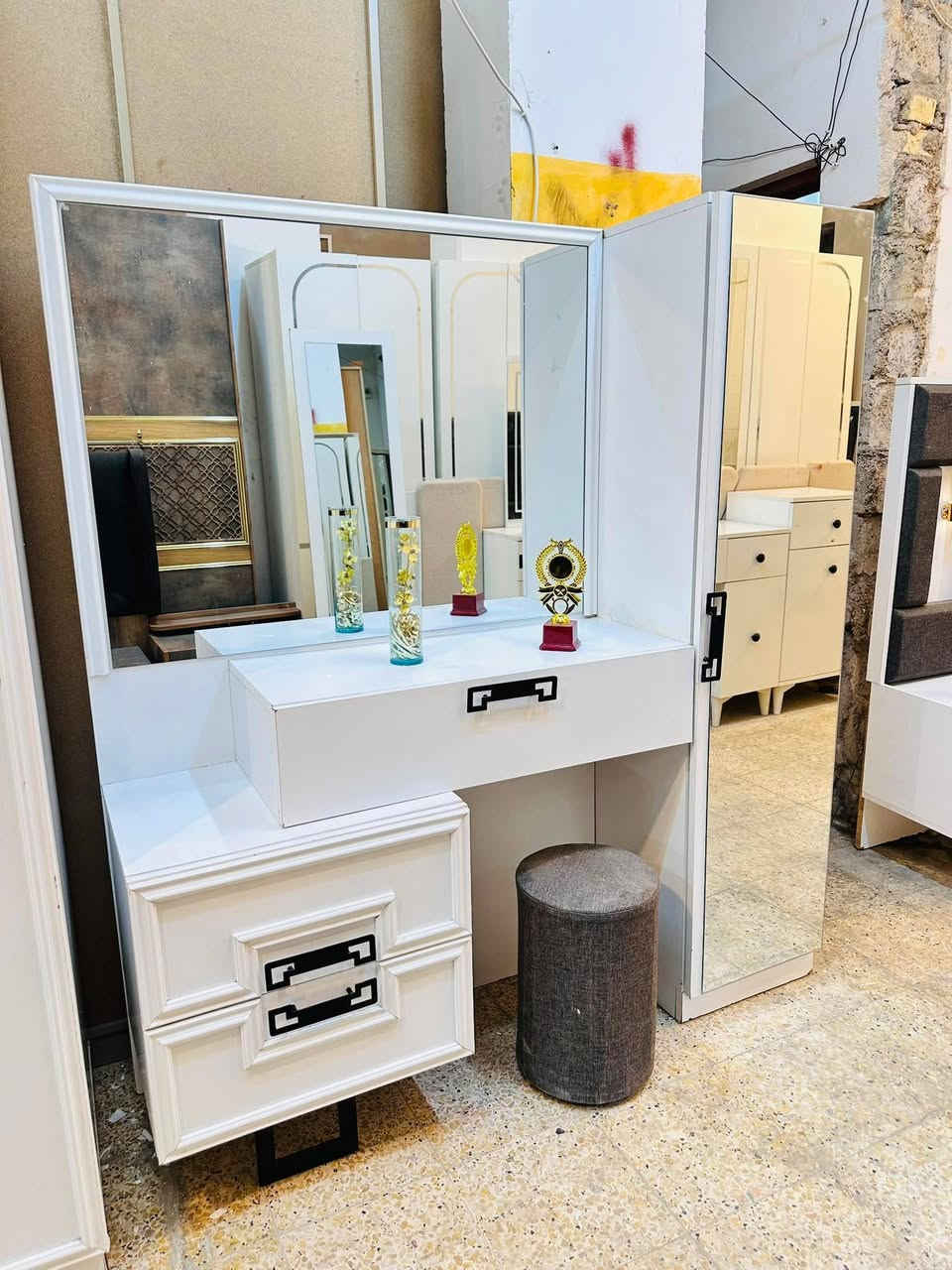 غرفة نوم تركي 🇹🇷 مستخدم
نضافه 90‎%💯
تتكون من 9 قطع 
برغي وجوي حديد + شازلون مخزن
+ سكك سل ستيل يدات سل ستيل + اناره شغاله 
سعرهه 850 الف بيهه مجال 
توصيل وشد داخل بغداد مجاناً 
محافظات كروه رمزيه


**إذا كنت صاحب هذا الإعلان وتريد حذفه لأي سبب، رجاءا أرسل رسالة إلى الدعم الفني**