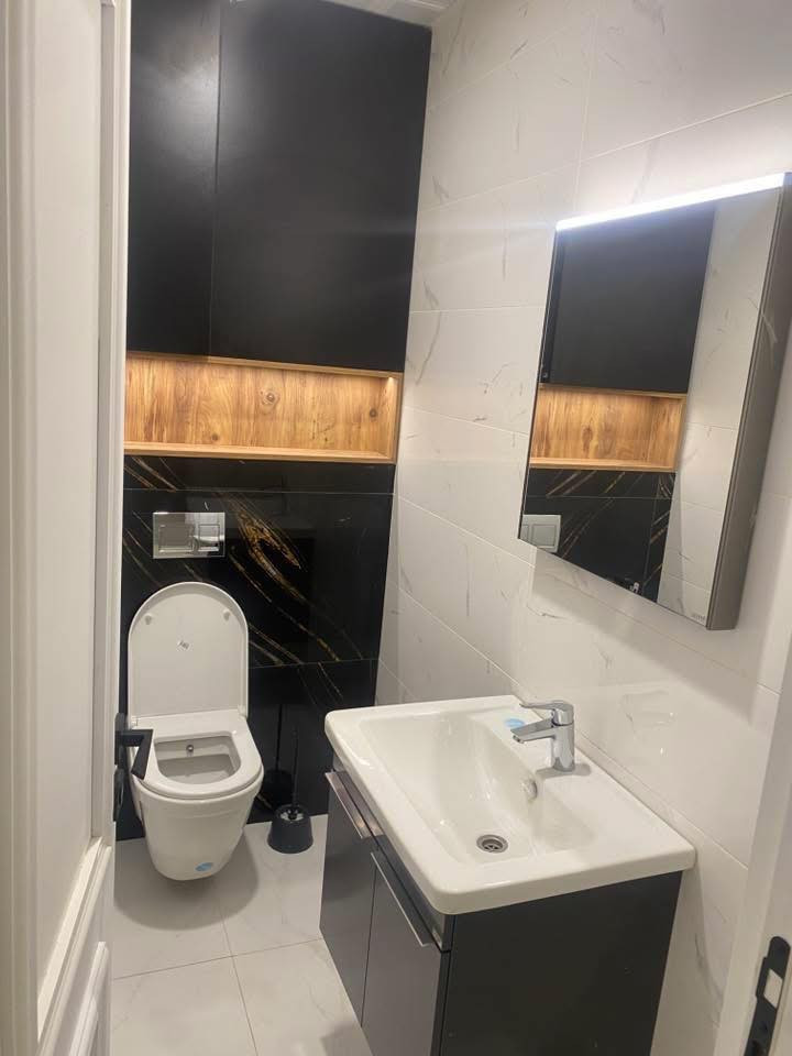 شقة للبيع  مجمع الروان السكني مجاور كلية الرشيد  بسعر  مناسب جدا 
 
مساحة 200  زيرو غير مسكونه  واطلالة خارجية بنورامية 
الطابق 14
 R6
3 غرف نوم 3 حمام  ومطبخ كامل ايطالي  
تحتوي الشقة عله غرفة نوم جديده  مع دريسنك روم حسب رغبة المشتري
***********
