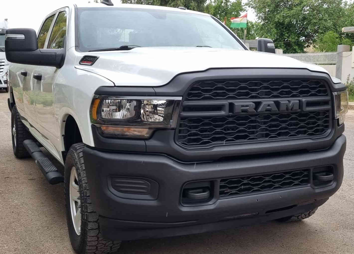 رام حجم ٢٥٠٠
موديل ٢٠٢٣

دبل اكسل ٤×٤

٨سلندر بانزين ٦٤٠٠

بصمة، شاشة ،كامرة ،قطعتين تبريد ،كشنات جلد
باب كبير بدي طويل

سيارة بدون صبغ جاملغ تبديل شركة 

ايرباك سليم

سعر ٢٤٧💥💥💥

***********
