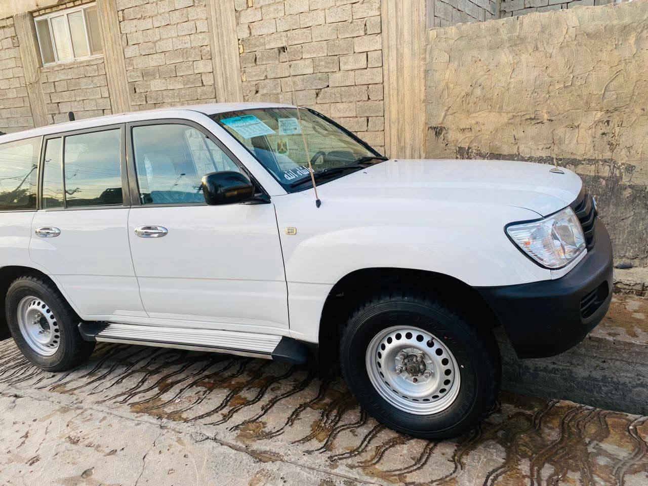 مونيكا سلك فول عادي
بيه رشات صبغ بسيطه 

رقم اربيل انكليزي 

بيه منضومه غاز 

موديل 98

مكان السياره نجف

سعر ١٢٥ وبيهه مجال 

رقم صاحب السياره ***********
