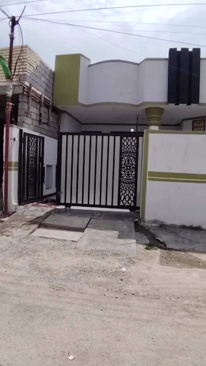 🏠 دار للبيع مساحة 240 متر ✅

تفاصيل البيت بناء حديث يحتوي على غرفتين نوم
   و صالة واستقبال و مطبخ وصحيات خارجيه

البيت جديد كلش خدمات ماء كهرباء تبليط مدارس
المكان بغداد بسماية قرية 10
اهلاً وسهلاً بكم، 
مكتب بغداد للعقار ***********
