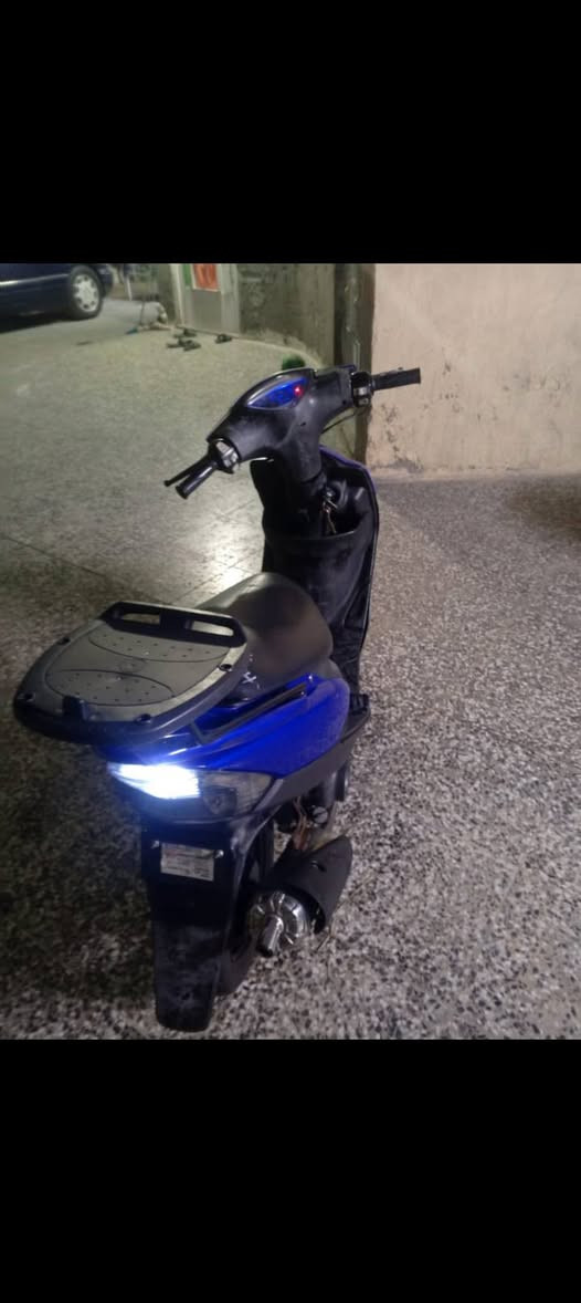 السلام عليكم دراجة ماكس عدلة للبيع دراجة صالها شهر من نازلة من الرمبة الدراجة حيل نظيفة شلعة ومعدل شك الكاع بيها تزويد كلجات رياضية وصالنصة رياضية ونواعم بسيطة كفالة عامة كلشي بيها بلادي مكاني بغداد حي اور 
الاتصال: ***********
