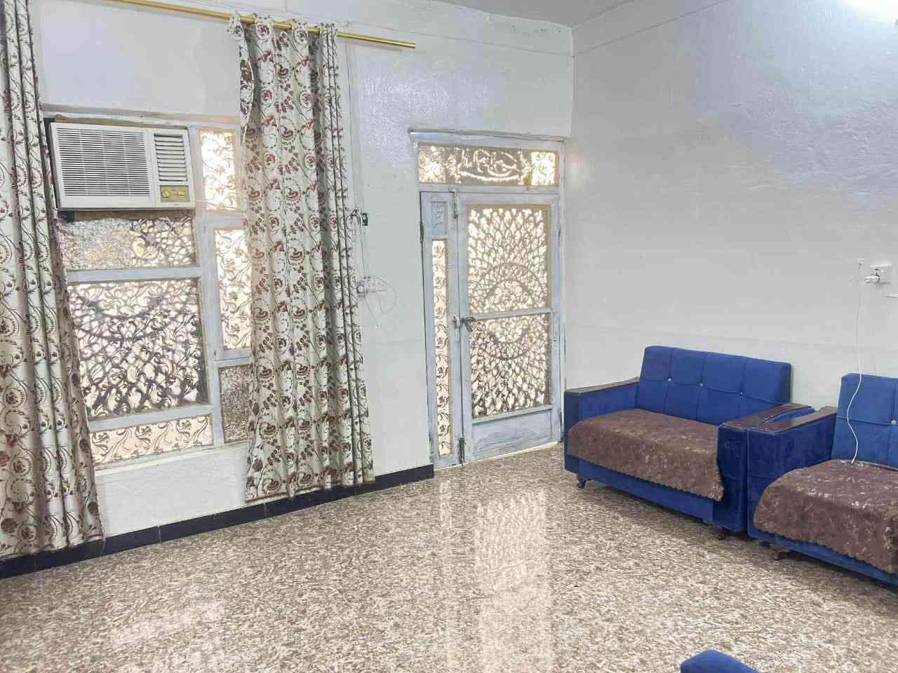 بيت طابو زراعي  عل شارع رئيسي ساحة التشابيه بيت حواس المساحه 150بناء كامل استقبال وصاله ومطبخ وغرف نوم  2 ارضيه سراميك ***********
***********
