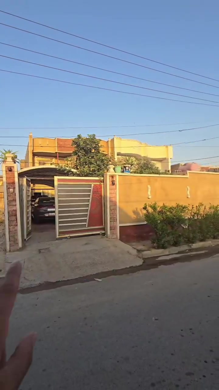 🏡 ════ ✨ بسم الله الرحمن الرحيم ✨ ════ 🏡

📢 رقم الإعلان: 975

🌟 فرصة سكنية مميزة في موقع حيوي ومطلوب 🌟

📍 بغداد / بوب الشام 📍 قريب جداً من السوق والخدمات

🏠 بيت للبيع 📐 المساحة: 400 متر

📋 طابو ملك صرف ✅ تحويل مباشر

✨ موقع ممتاز ✨ قريب من الأسواق والخدمات ✨ مناسب للسكن العائلي أو للاستثمار ✨ منطقة مخدومة وسهلة الوصول

📞 للاستفسار والمعاينة: *********** ***********

🤝 مع شكر أبو أيمن للعقارات

#ابو_ايمن_للعقارات #عقارات_بغداد #بيوت_للبيع #بغداد #بوب_الشام #طابو_ملك_صرف #عقار_للبيع #استثمار_عقاري #سكن_عائلي #عقارات_العراق
