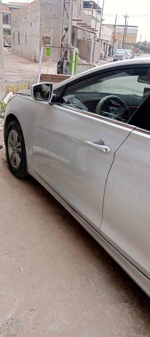 سوناتا 2014 خليجي دواخل بيجي ماشيه 158 كفاله وجديده فقط جاكلغ الامامي بي صبغ اثر طخه بستوته وعمرناها بدون فتح وتبديل تبريد قطعتين مرايه شفط سياره خير من الله  مكاني بالقرنه سعر 125 وبيها مجال للشراي خاص ماعندي اذا عجبتك السياره اتصل وخادم 
*********** المدينة, البصرة

